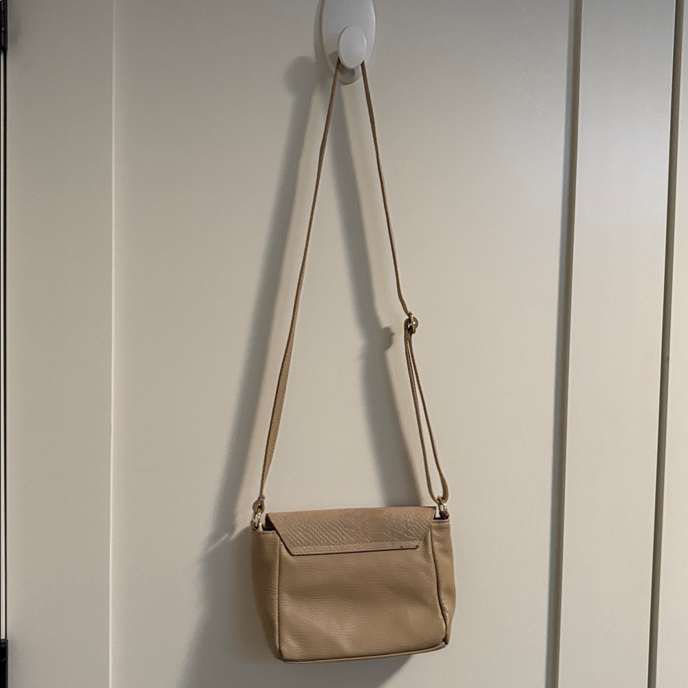 Elegant Tan Crossbody Bag made in Italy - Picture 6 of 6